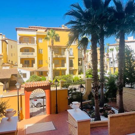 Beach Apartament In Torrevieja Eksteriør billede