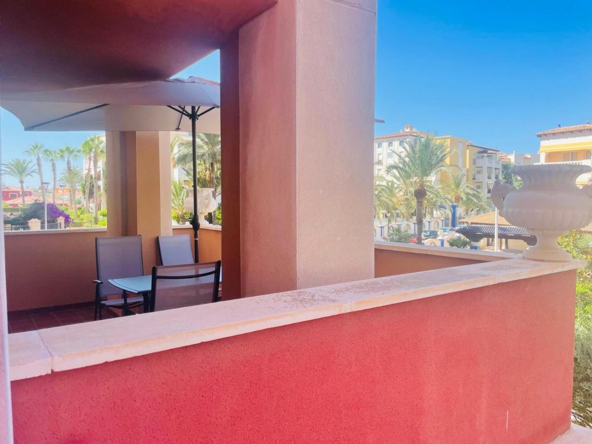 Beach Apartament In Torrevieja Eksteriør billede