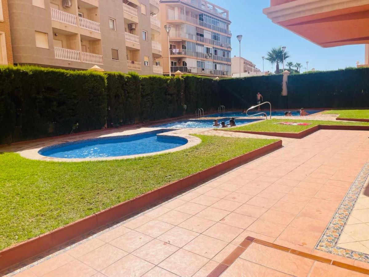 Beach Apartament In Torrevieja Eksteriør billede